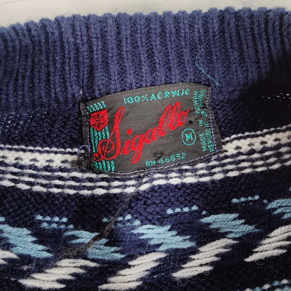 Vintage Cream and Navy Fair Isle Sweater Size Medium - Picture 6 of 12
